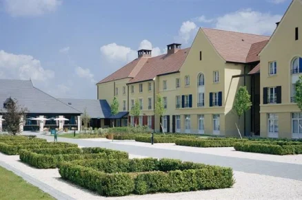The Campanile Val De France hotel
